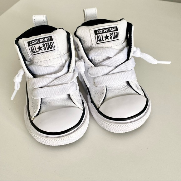 Converse NWOT All Star White Leather Chuck Taylor Size 3 - Picture 4 of 6